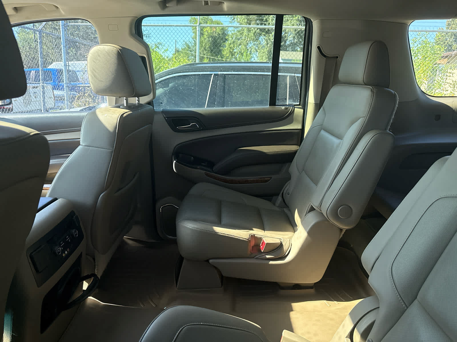Used 2015 Chevrolet Suburban LTZ AWD/4WD image 3