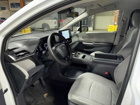 Certified 2022 Toyota Sienna LE FWD image 30