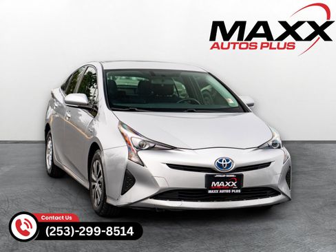 Used 2016 Toyota Prius Two image 1
