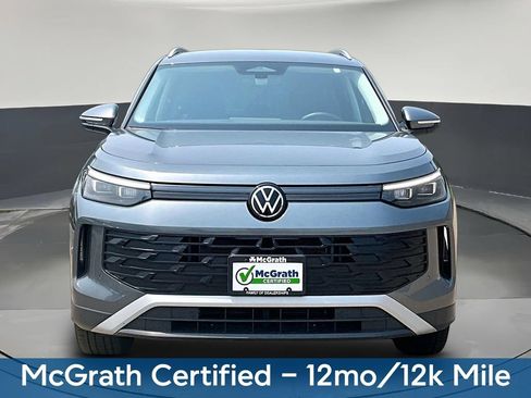 Used 2026 Volkswagen Tiguan SE AWD/4WD image 2