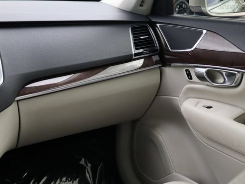 Used 2016 Volvo XC90 T6 Momentum w/ Momentum Plus Package AWD/4WD image 30
