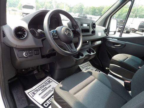 Used 2023 Mercedes-Benz Sprinter 3500 image 16