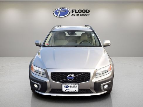 Used 2016 Volvo XC70 T5 Premier w/ Protection Package AWD/4WD image 2