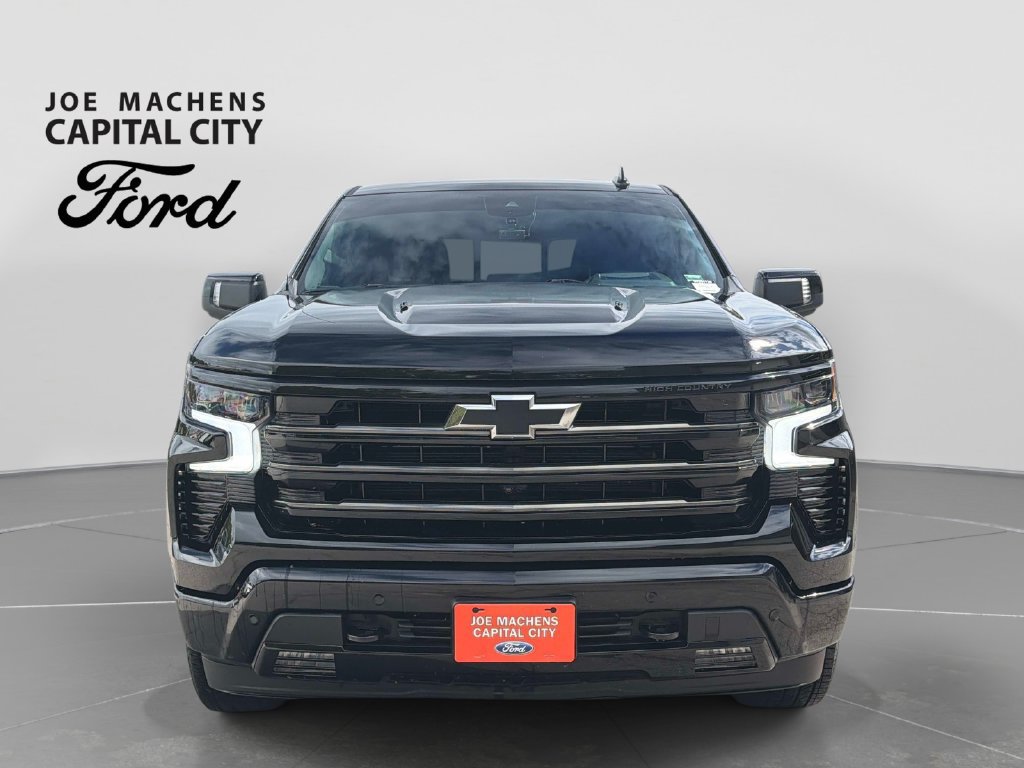 Used 2025 Chevrolet Silverado 1500 High Country w/ High Country Premium Package AWD/4WD image 10