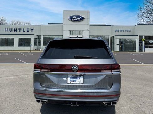 Used 2024 Volkswagen Atlas SEL Premium R-Line image 6