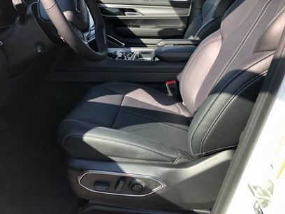 New 2025 Jeep Wagoneer Series II w/ Convenience Group I