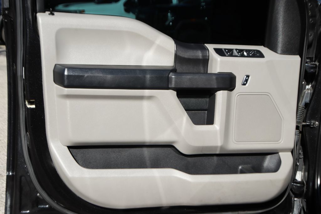 Used 2015 Ford F150 XL w/ Equipment Group 101A Mid AWD/4WD image 15