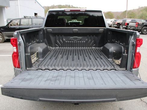 Used 2020 Chevrolet Silverado 1500 Custom w/ Custom Convenience Package image 9