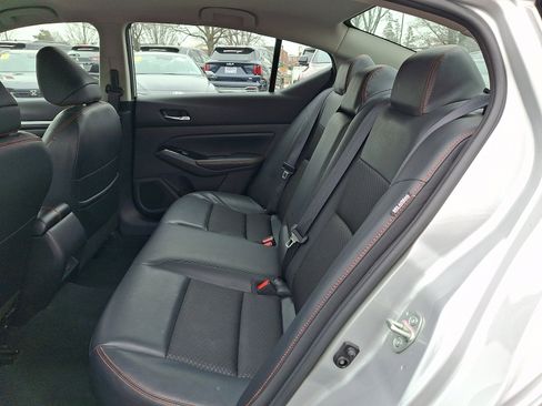 Used 2023 Nissan Altima 2.5 SR image 10