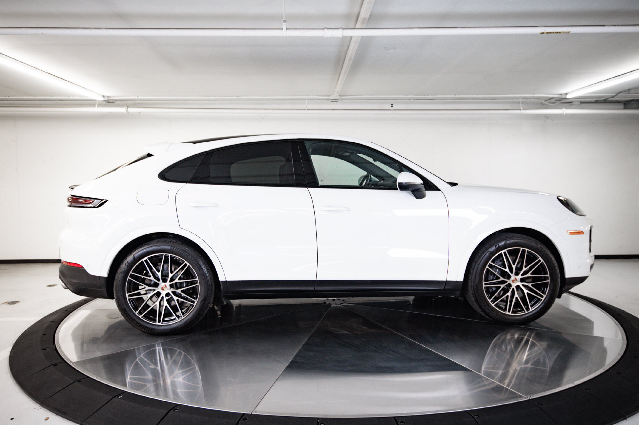 Certified 2025 Porsche Cayenne Coupe AWD/4WD image 8