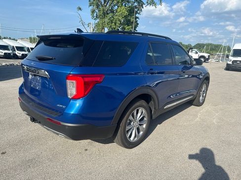 Used 2023 Ford Explorer XLT w/ Equipment Group 202A AWD/4WD image 3