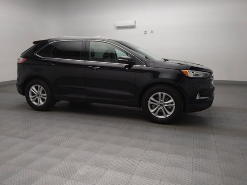 Used 2020 Ford Edge SEL image 11