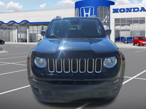 Used 2018 Jeep Renegade Latitude image 2