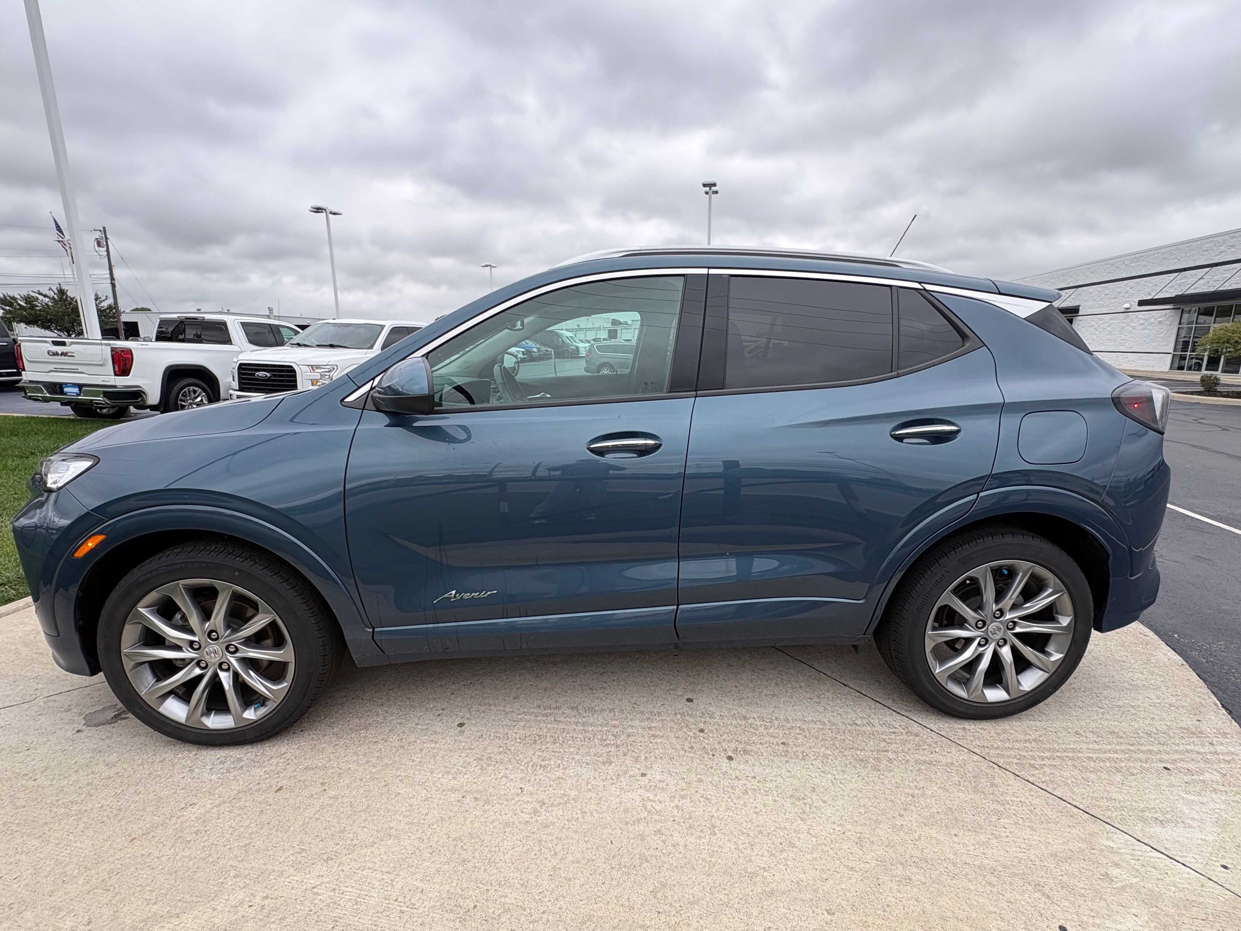Used 2024 Buick Encore GX Avenir w/ Avenir Convenience Package FWD image 4