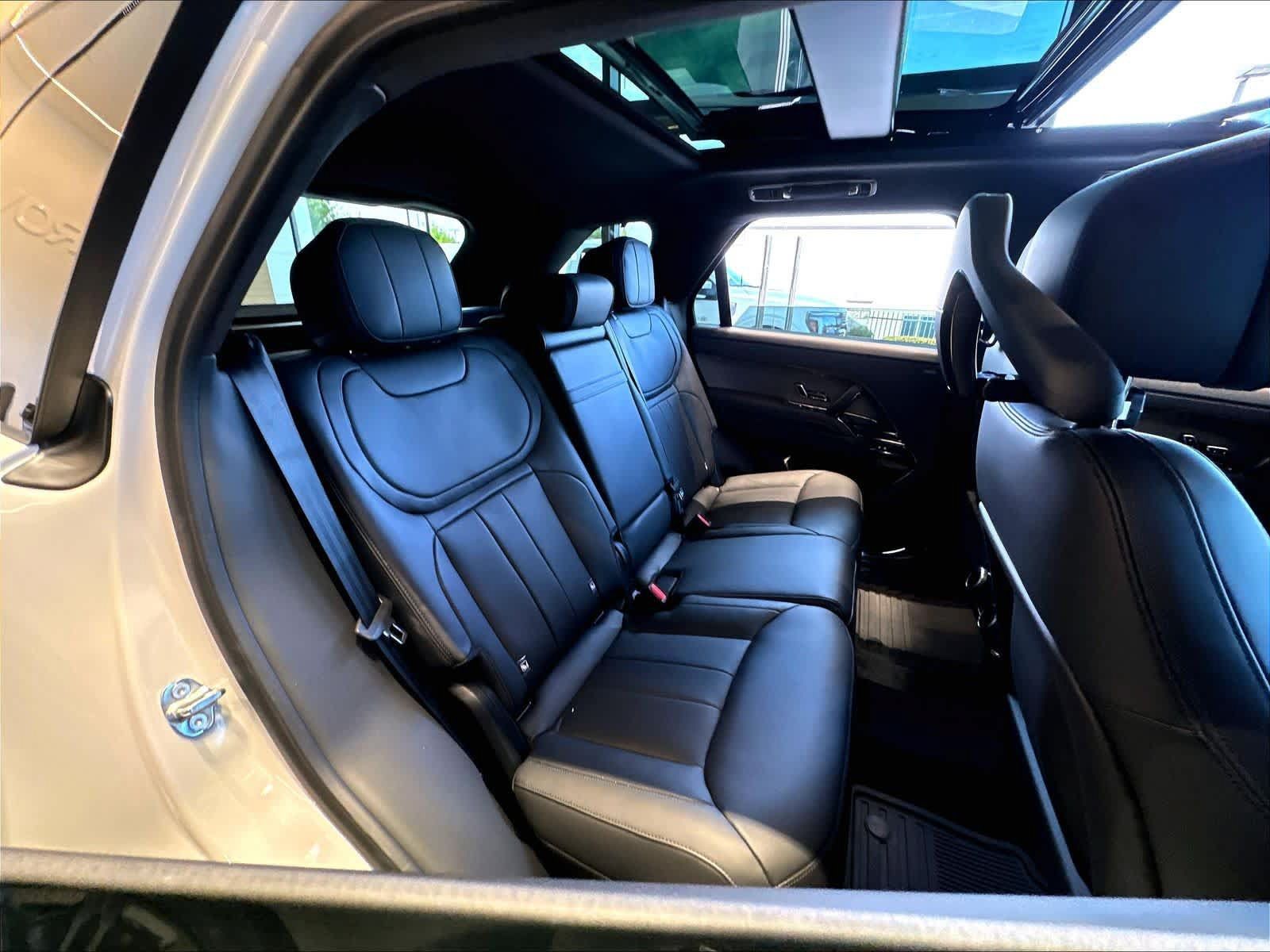 New 2026 Land Rover Range Rover Sport SE AWD/4WD image 26