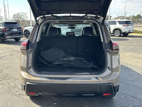 Certified 2024 Nissan Rogue SV w/ SV Premium Package image 17