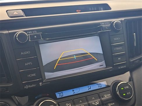 Used 2018 Toyota RAV4 SE image 23