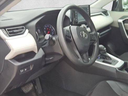 Used 2021 Toyota RAV4 XLE FWD image 10