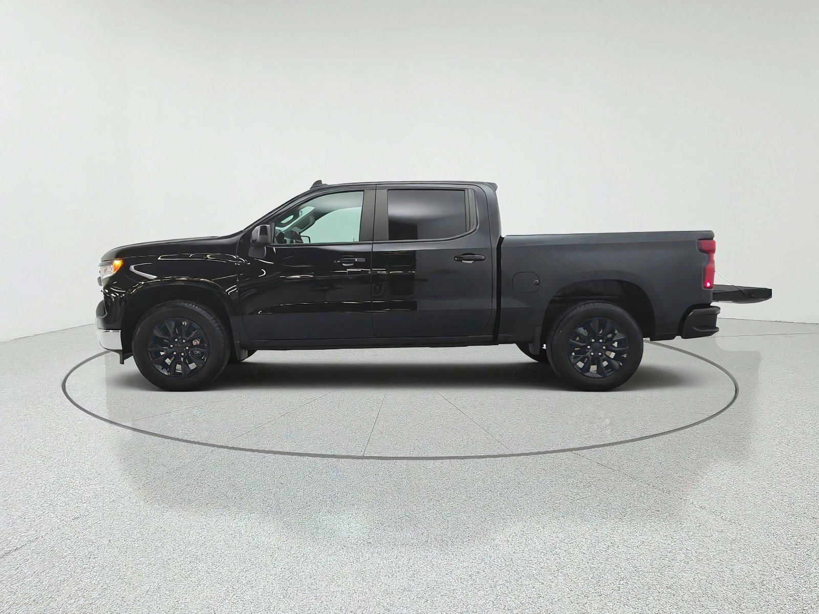 Used 2024 Chevrolet Silverado 1500 LT AWD/4WD image 8