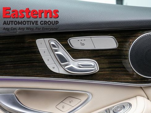 Used 2022 Mercedes-Benz GLC 300 4MATIC w/ Premium Package Lite image 21