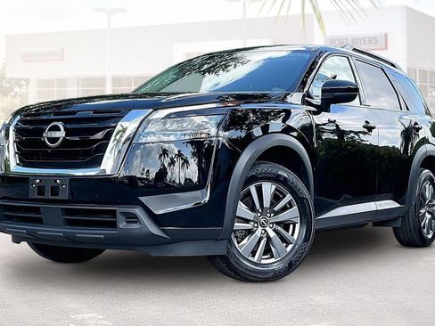Used 2025 Nissan Pathfinder SV FWD image 29