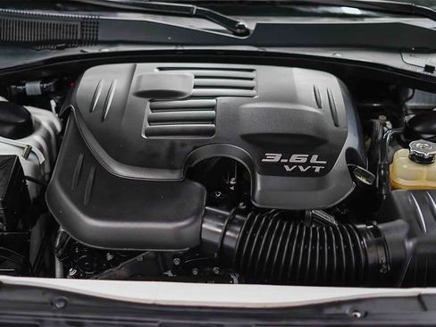 Used 2019 Chrysler 300 Limited image 28