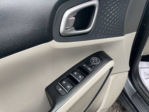 Used 2021 Kia Soul S FWD image 16