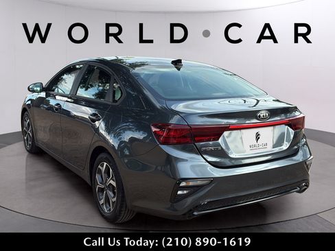 Used 2021 Kia Forte LXS FWD image 9