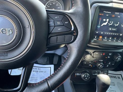 Used 2022 Jeep Renegade Trailhawk AWD/4WD image 26
