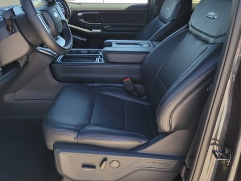 Certified 2025 Ford Expedition Platinum w/ Stealth Appearance Package AWD/4WD image 6