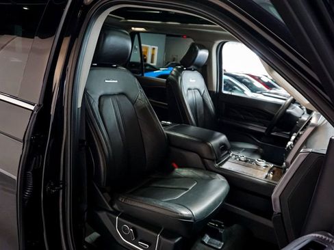 Used 2019 Ford Expedition Platinum image 37