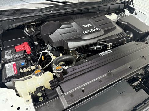 Used 2020 Nissan Titan S image 44