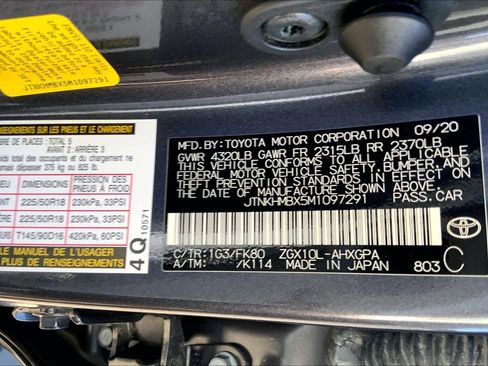 Used 2021 Toyota C-HR XLE image 32