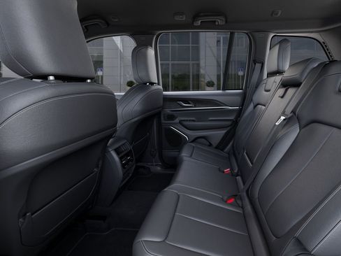 New 2026 Jeep Grand Cherokee Limited w/ Trailer Tow Package image 23