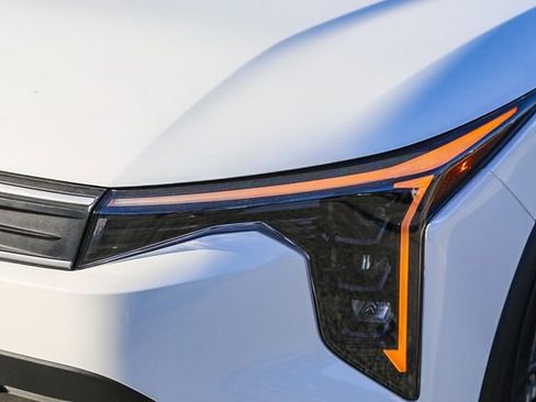 New 2026 Kia K4 LXS image 5