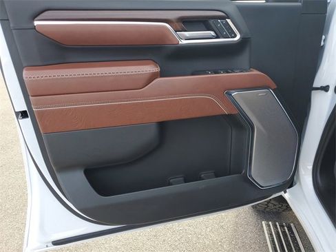 Used 2024 GMC Sierra 2500 Denali Ultimate w/ Max Trailering Package image 8