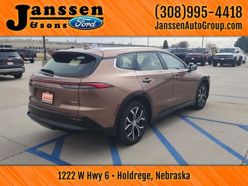 Used 2025 Toyota Crown Signia image 6