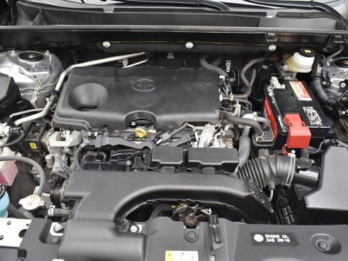 Used 2019 Toyota RAV4 LE w/ Carpet Mat Package image 9