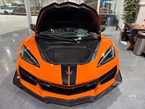 Used 2023 Chevrolet Corvette Z06 w/ Z07 Performance Package RWD image 31