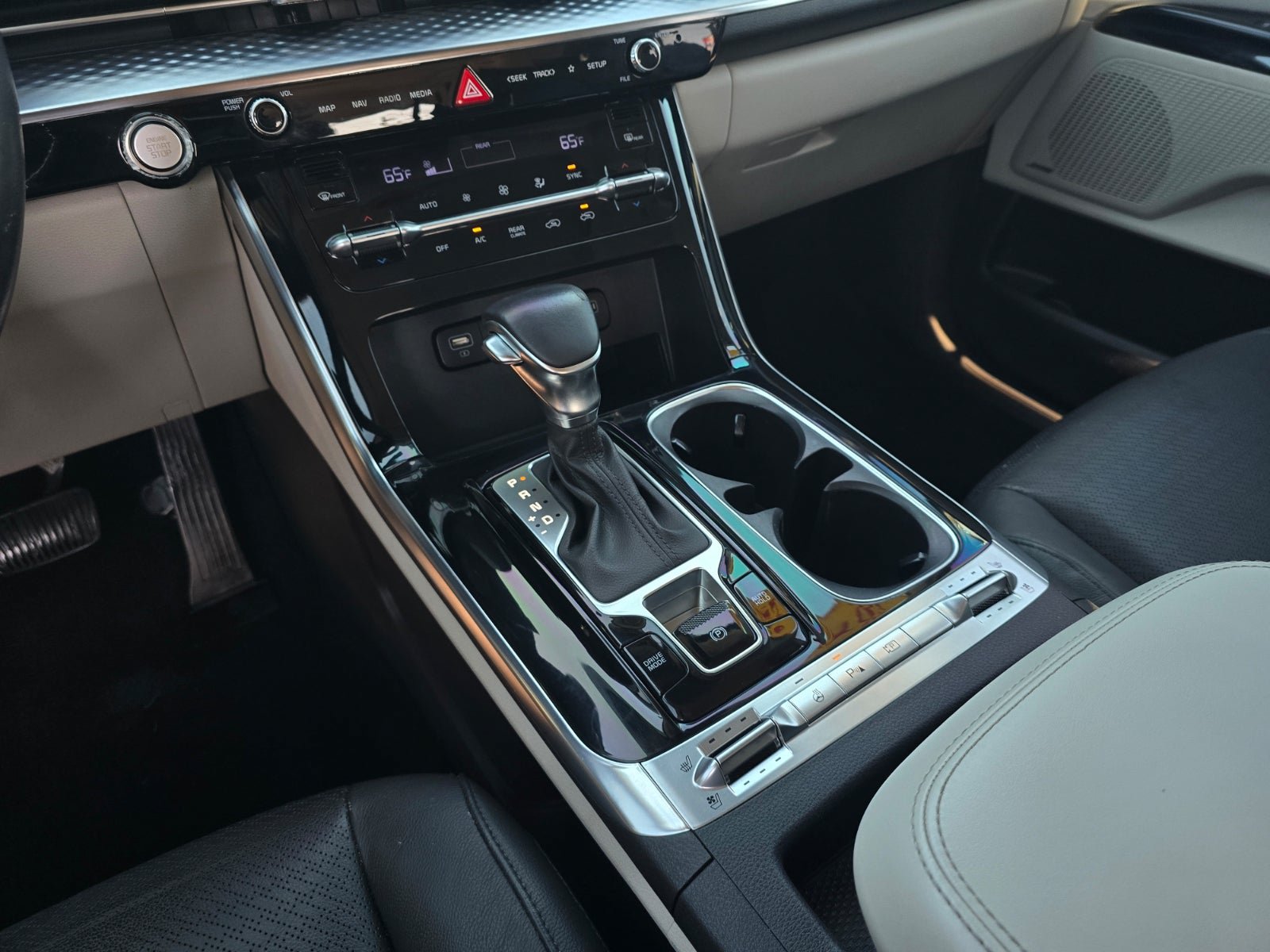 Used 2022 Kia Carnival SX Prestige FWD image 16