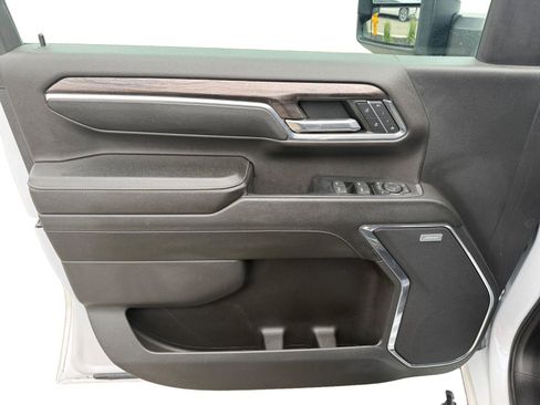 Used 2024 Chevrolet Silverado 2500 LTZ w/ LTZ Convenience Package AWD/4WD image 9