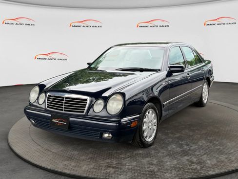 Used 1999 Mercedes-Benz E 320 Sedan image 1