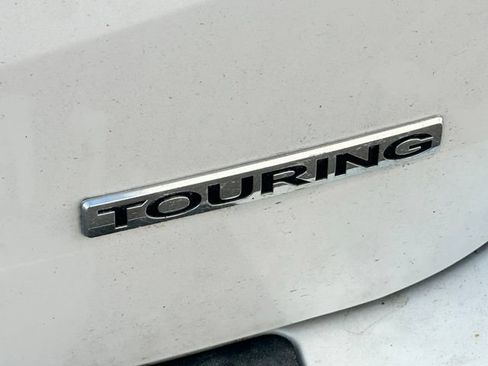 Used 2024 Honda Odyssey Touring image 4