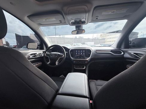 Used 2023 GMC Acadia SLE w/ Driver Convenience Package image 13