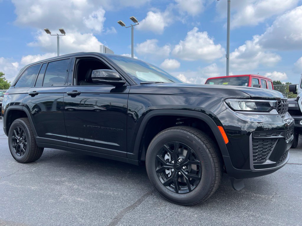 New 2026 Jeep Grand Cherokee Altitude AWD/4WD image 43