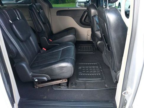 Used 2011 Chrysler Town & Country Touring-L w/ Entertainment Group #2 image 16