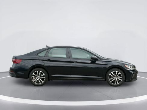 Used 2025 Volkswagen Jetta Sport FWD image 7