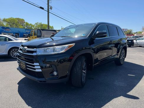Used 2017 Toyota Highlander XLE AWD/4WD image 7