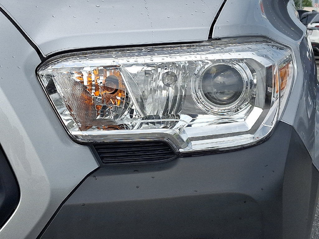 Used 2022 Toyota Tacoma SR RWD image 10