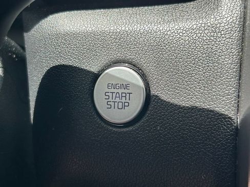 Used 2022 Kia Sorento S FWD image 25
